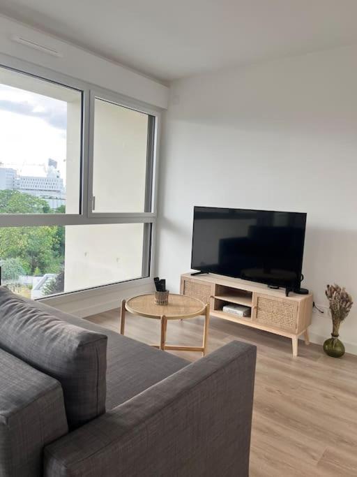 Apartment Superbe Neuf Dans Familiale Aux Portes De Paris Avec Parking